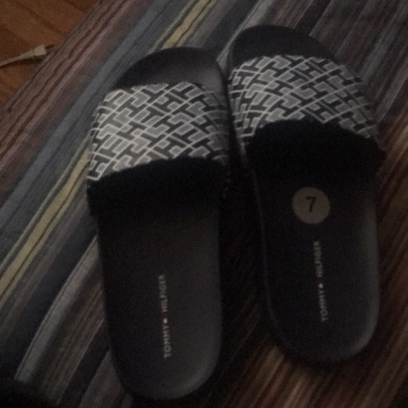 Tommy Hilfiger slides - Picture 1 of 2